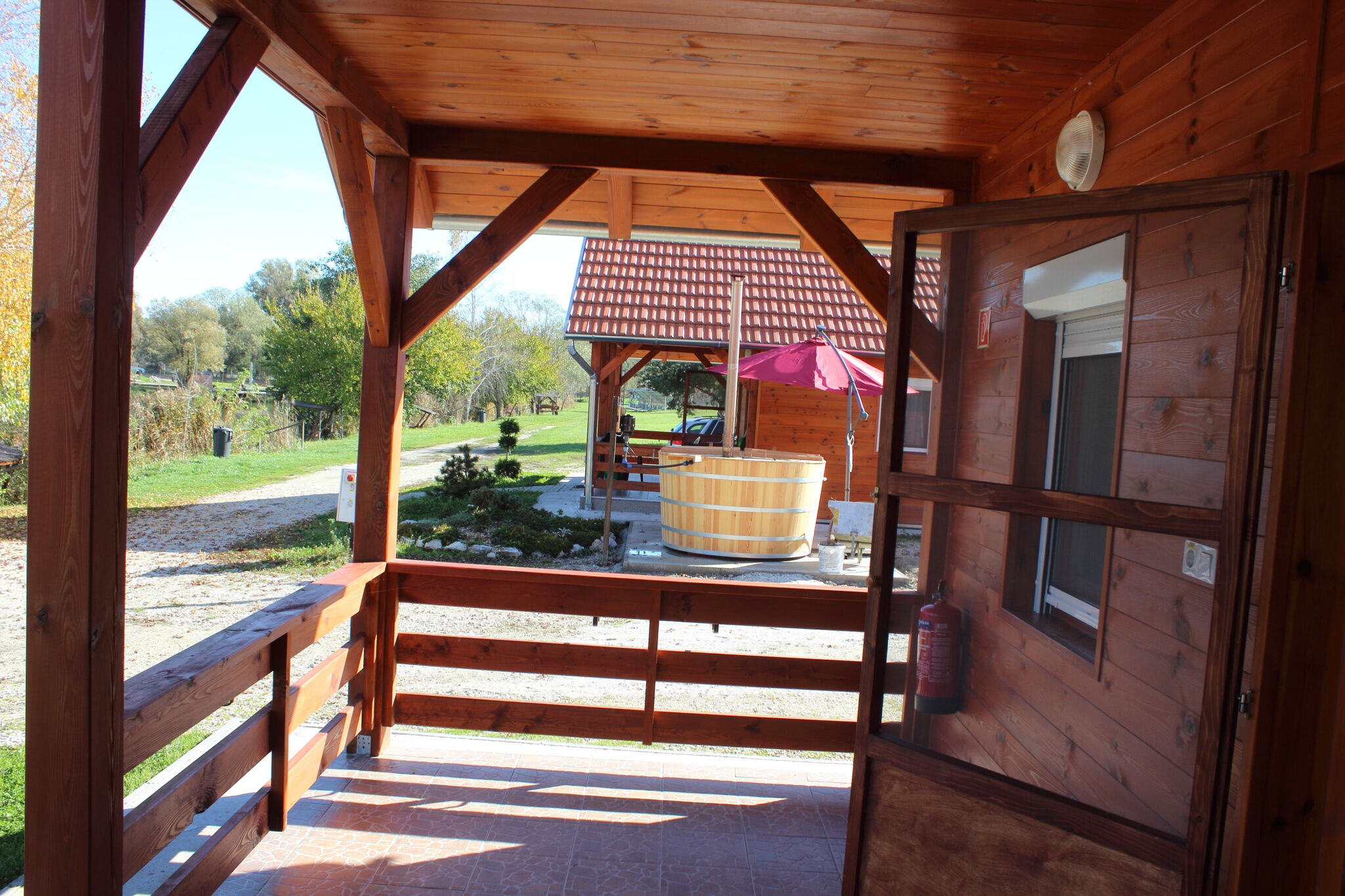 h37928709.jpg