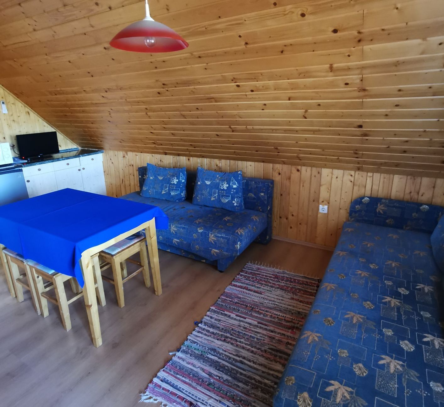 r12119741.jpg