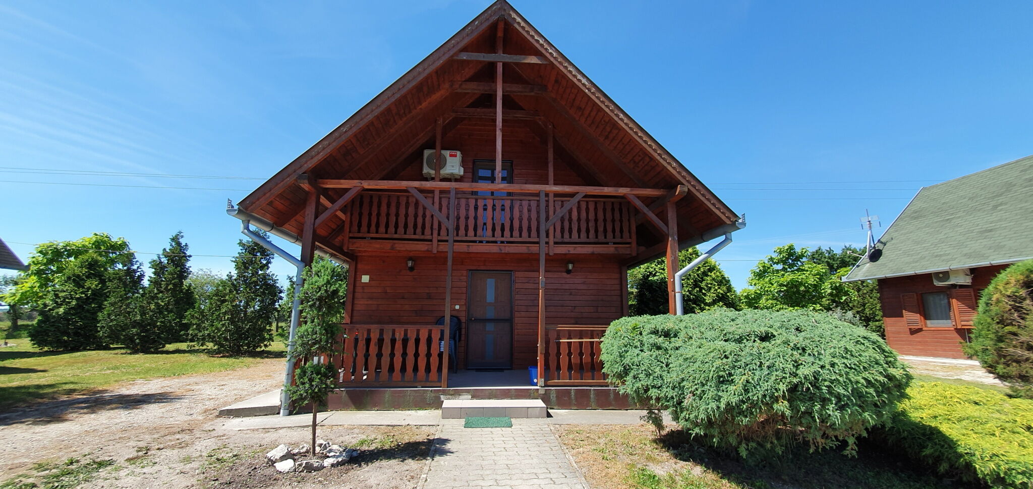 r12119775.jpg