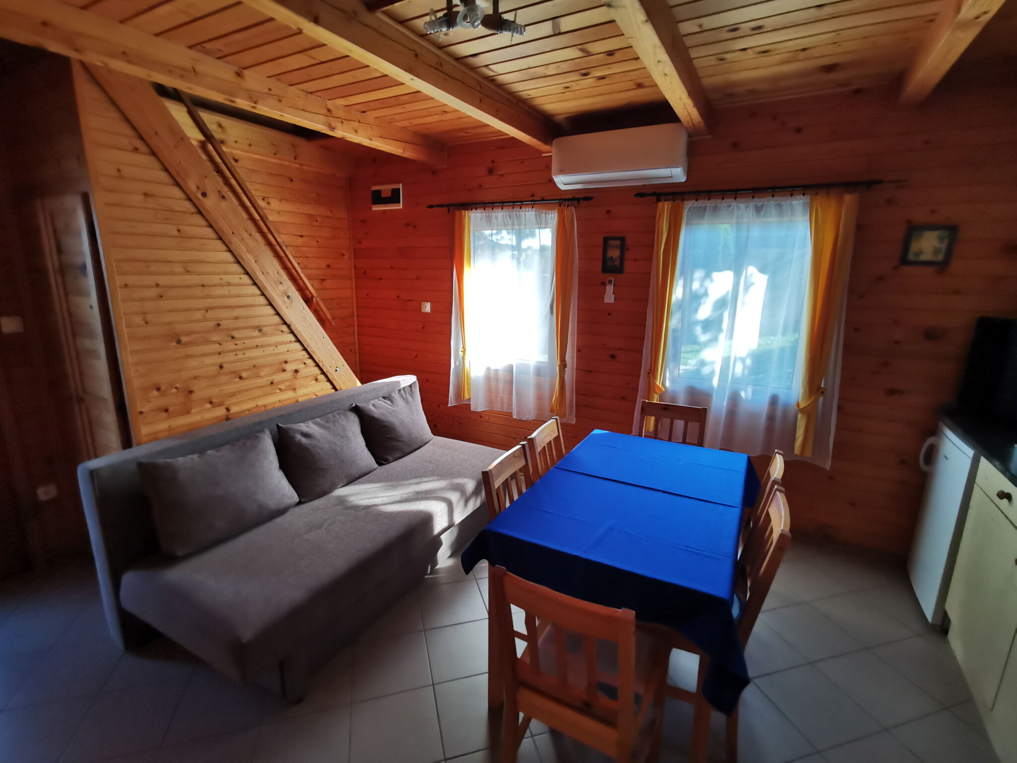 r12119778.jpg